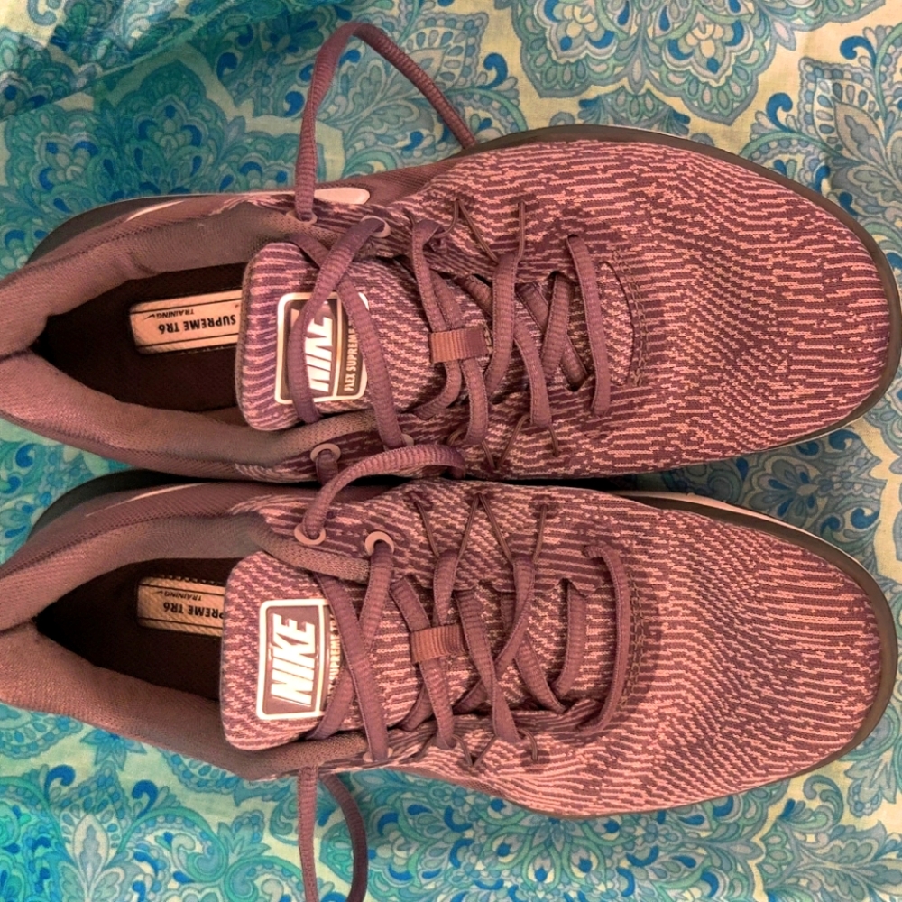 Nike women size 9